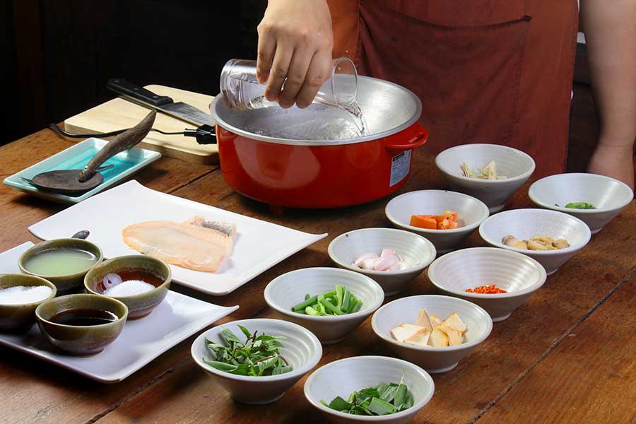 thai-cooking-classes-dining-at-ban-sabai-village-resort-chiang-mai